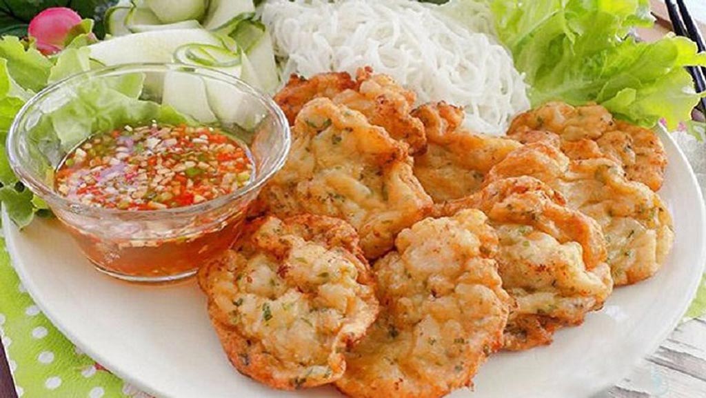 Cha muc Ha Long, un plat riche en saveurs marines