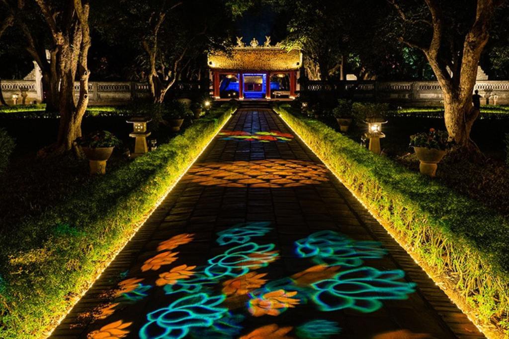 Visite nocturne au Temple de la Littérature