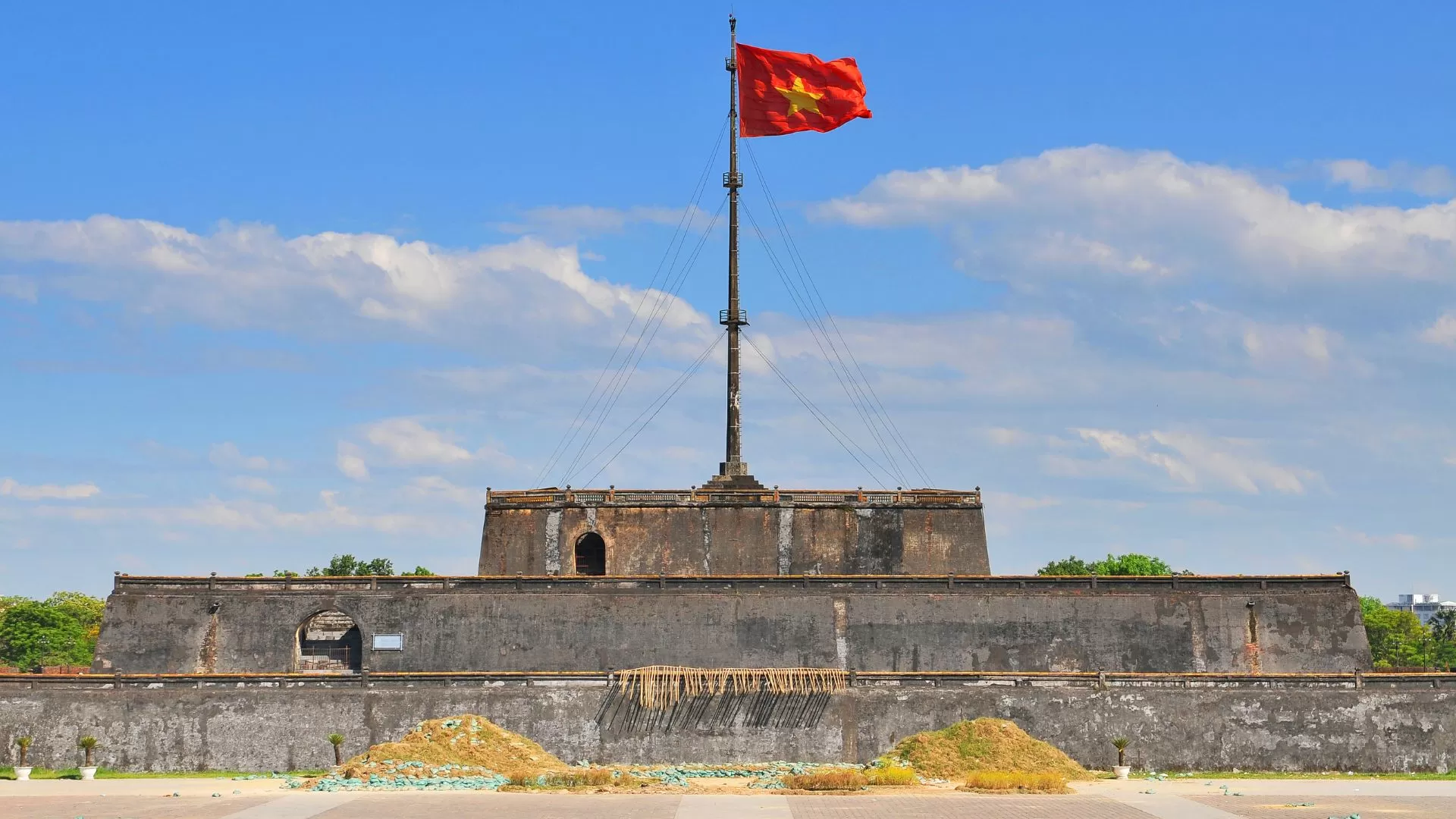 Tour du drapeau de Hue