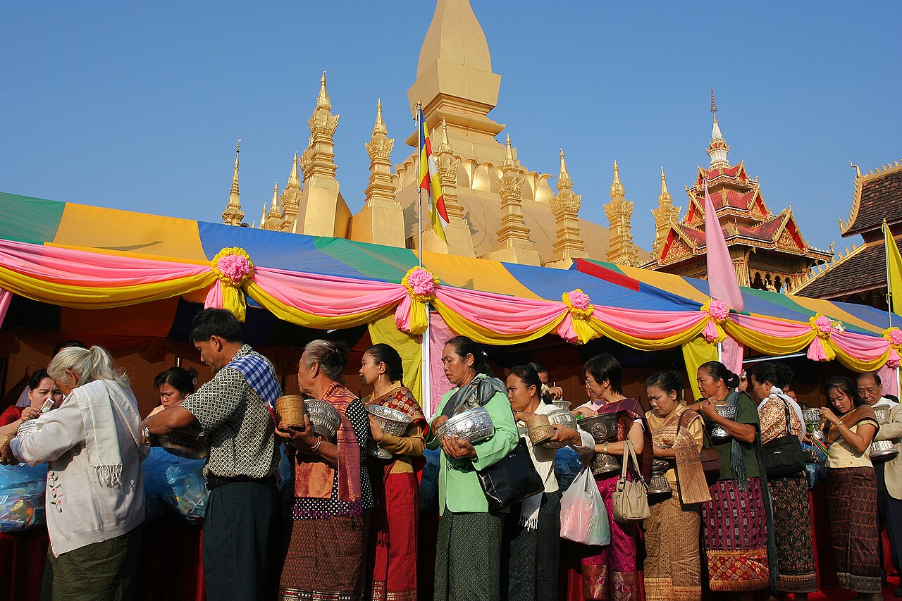 quand partir au Laos - That luang festival