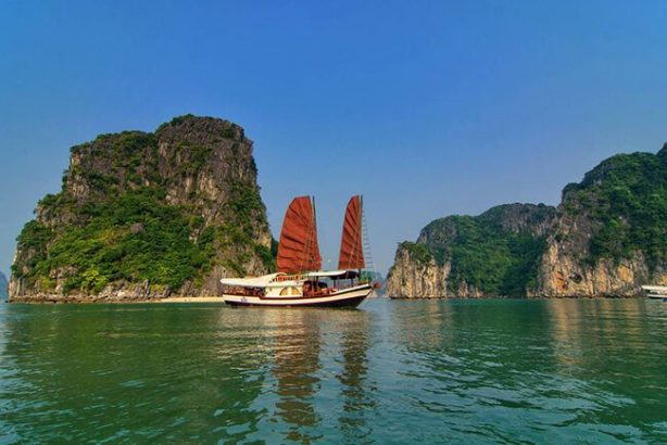 halong bay cruise amour junk