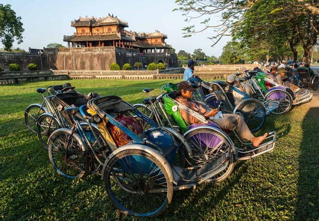 Cyclo pousse Hue Vietnam