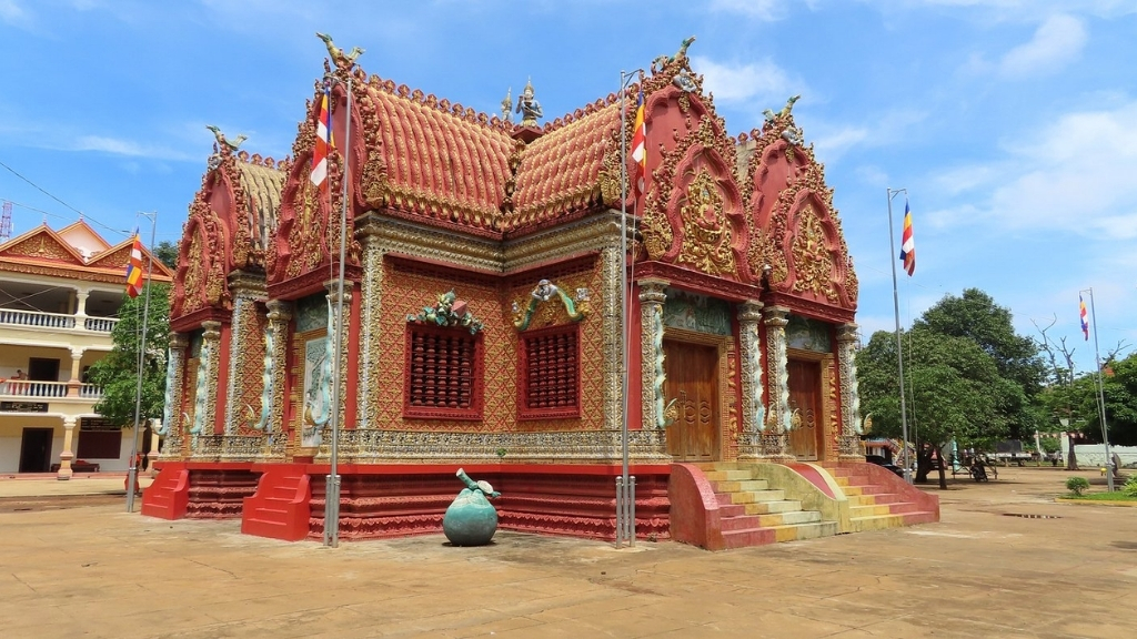 Les tops activités au Cambodge selon les régions ! - cambodge kampong cham wat hanchey 1024 Pagode Wat Hanchey