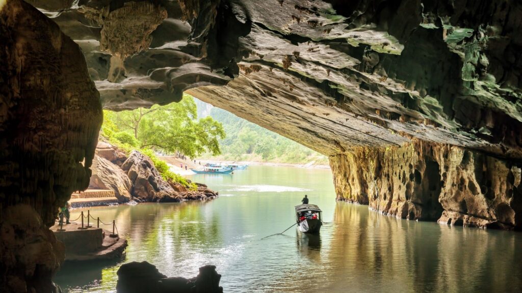 Prix circuit Vietnam 21 jours : combien prévoir ? - featuread que faire phong nha 1920 Que Voir Et Faire à Phong Nha