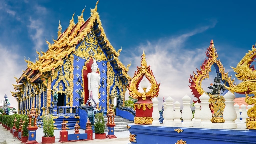 Le Temple Bleu Wat Rong Suea Ten