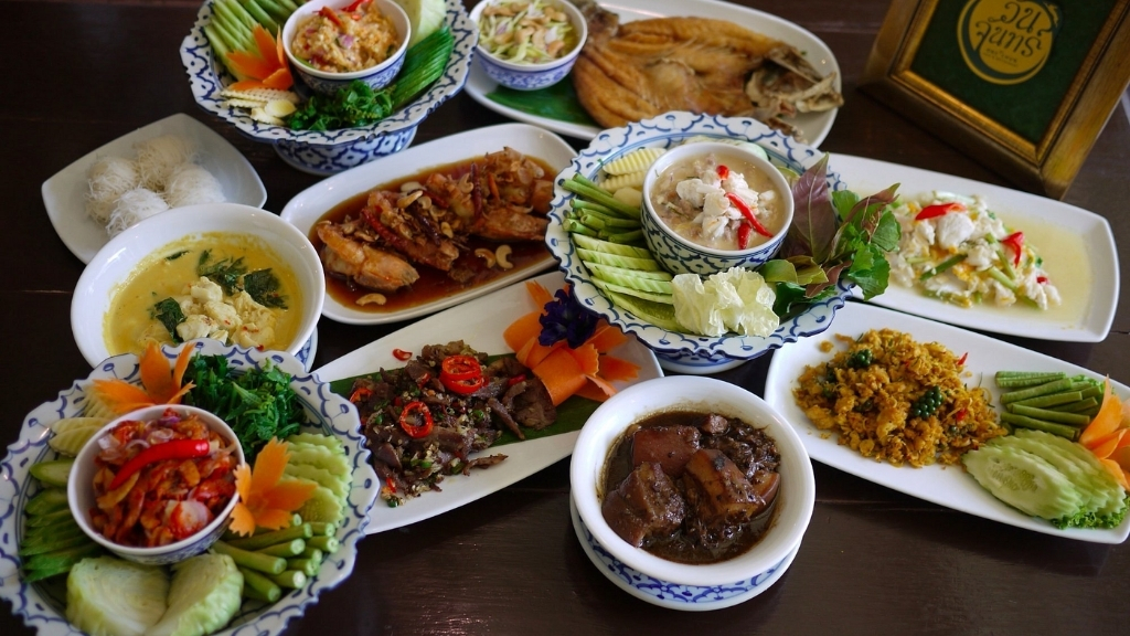 One Chun Cafe & Restaurant