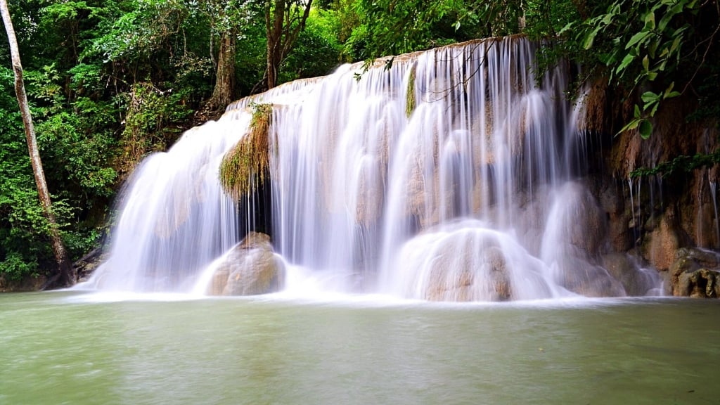 Carte touristique de la Thaïlande pour un voyage bien organisé - thailande kanchanaburi cascade erawan 1024 La cascade Erawan