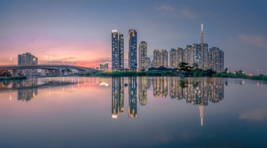 explorer-saigon-en-vespa-de-nuit