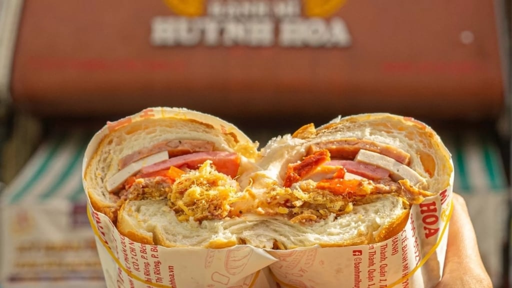 vietnam-cuisine-banh-mi-huynh-hoa