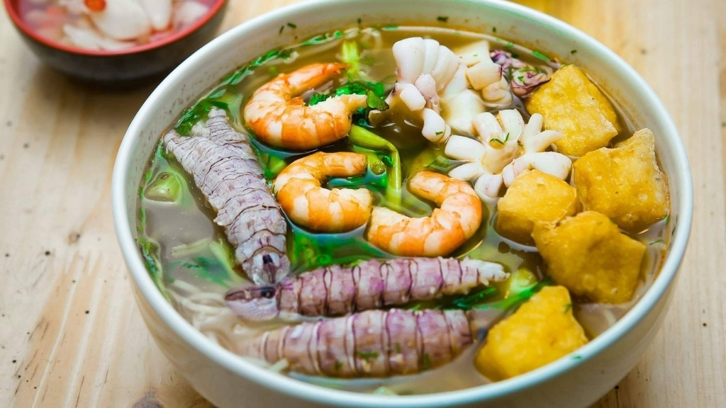 vietnam-cuisine-bun-be-be