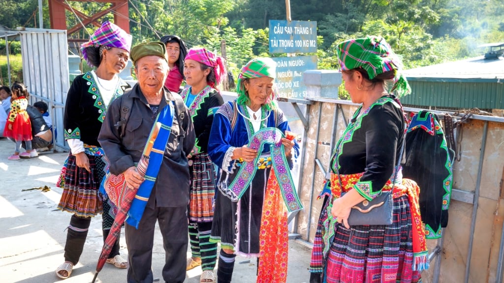 Les ethnies locales activités à Pu Luong