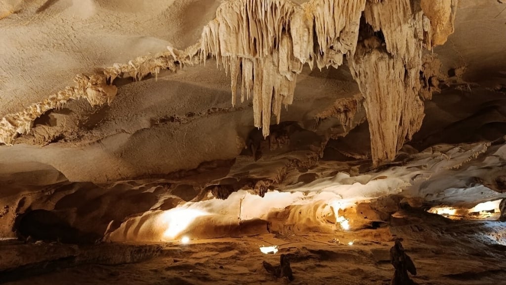 vietnam-halong-grotte-thien-canh-son