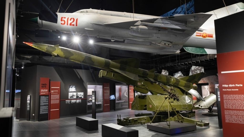 Avions exposés dans le musée