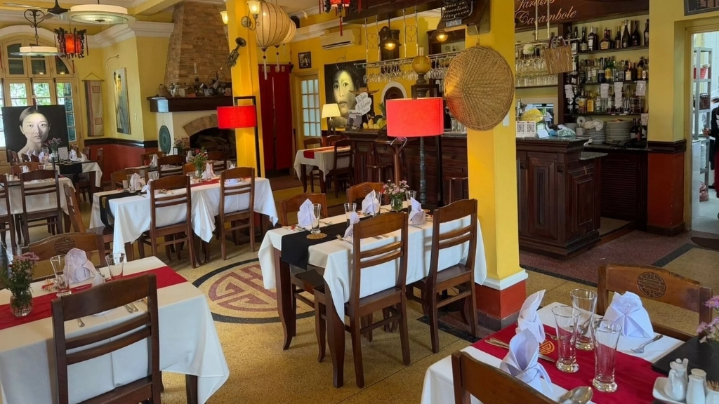 Les Jardins de La Carambole, restaurants à Hué