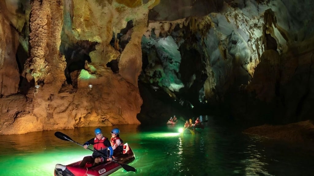 Une excursion en kayak - Phong Nha