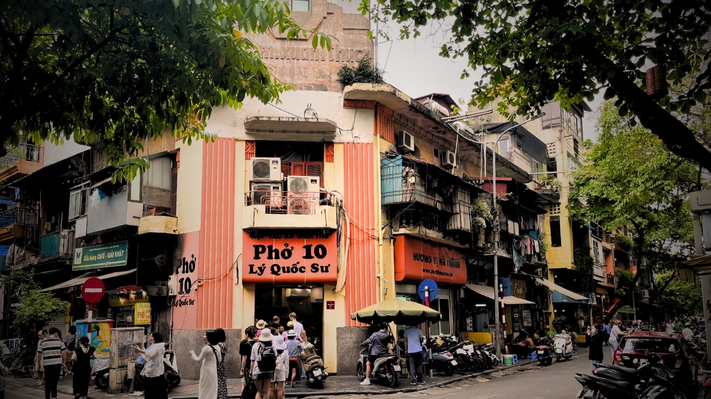 Phở 10 Lý Quốc Sư est l’un des restaurants étoilés Michelin au Vietnam
