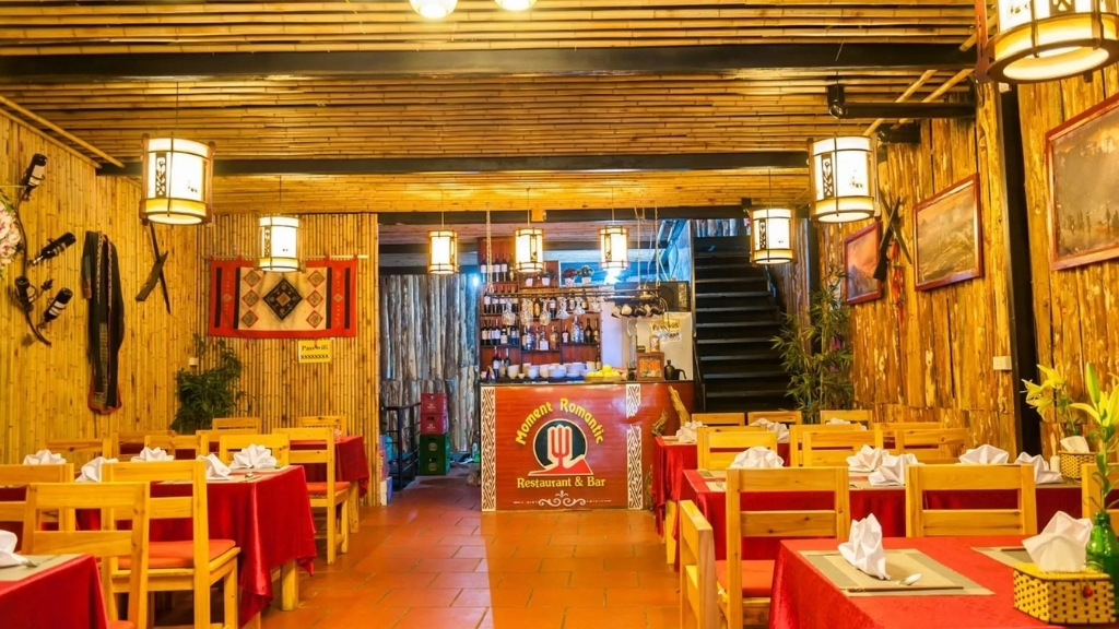 Moment Romantic Restaurant Sapa