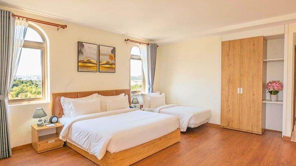 Sea Breeze Hotel & Villa