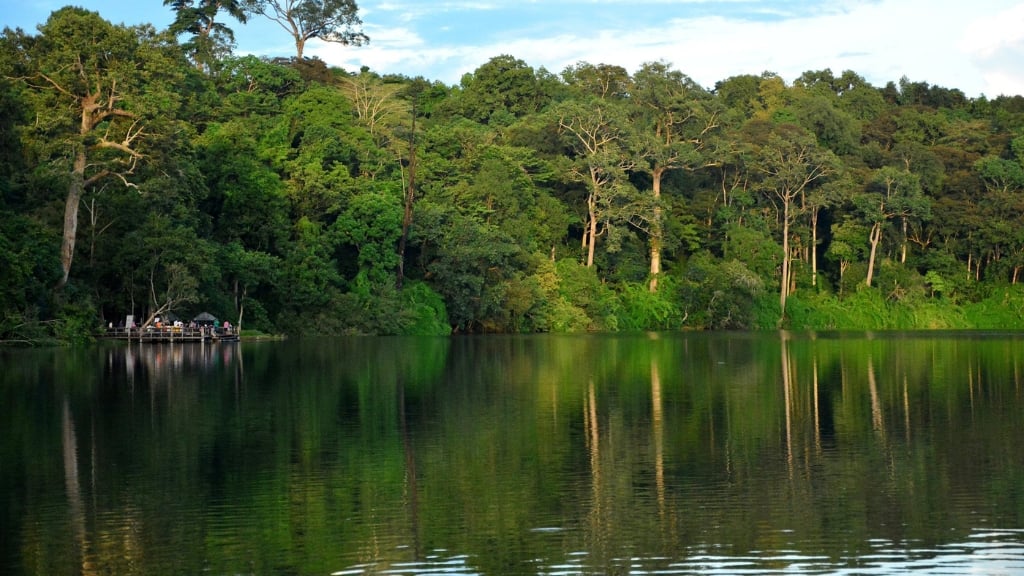 Lac volcanique de Yeak Lom