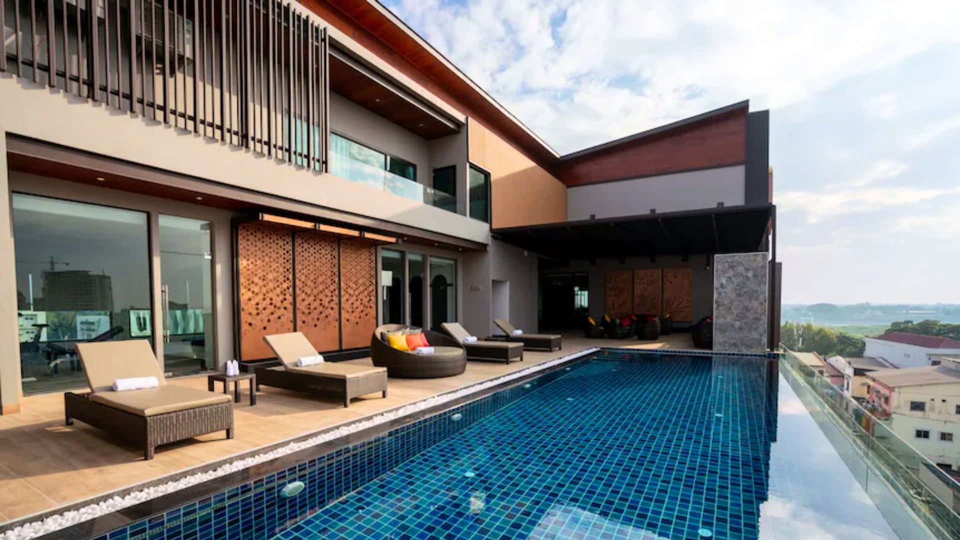 Mintra Hotel Vientiane