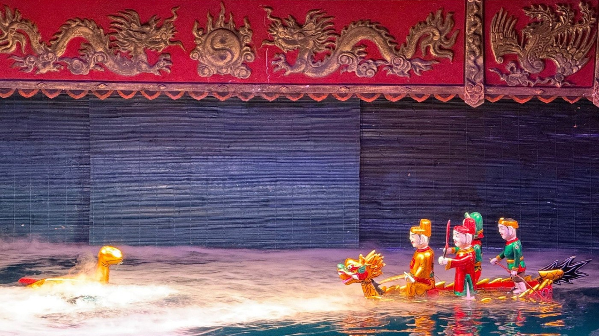 Spectacle de marionnettes sur l'eau au Vietnam