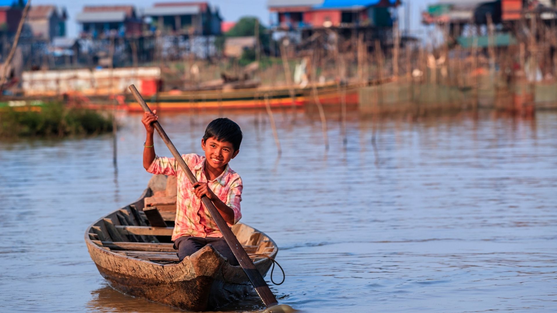 Croisière sur le Mékong 8 jours 7 nuits : Itinéraire et conseils utiles - featured que faire a tonle sap 1920 featured que faire a tonle sap 1920 - Croisière sur le Mékong 8 jours 7 nuits : Itinéraire et conseils utiles