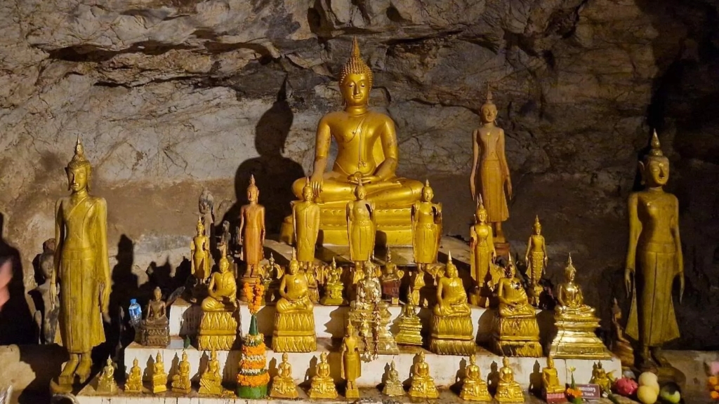 Grottes au Laos -Grottes de Pak Ou