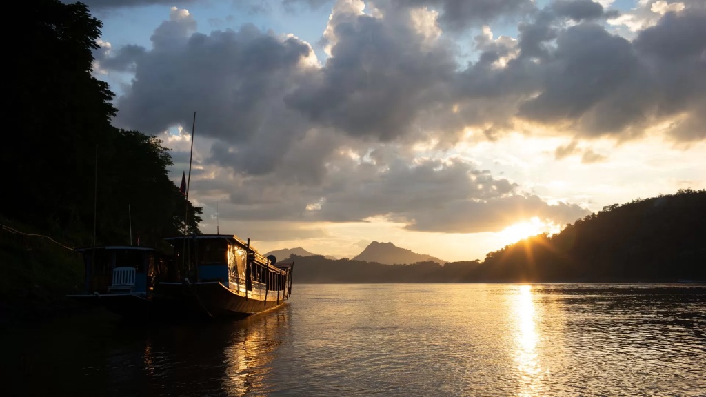 Vue sur le Mékong l'après-midi à Luang Prabang