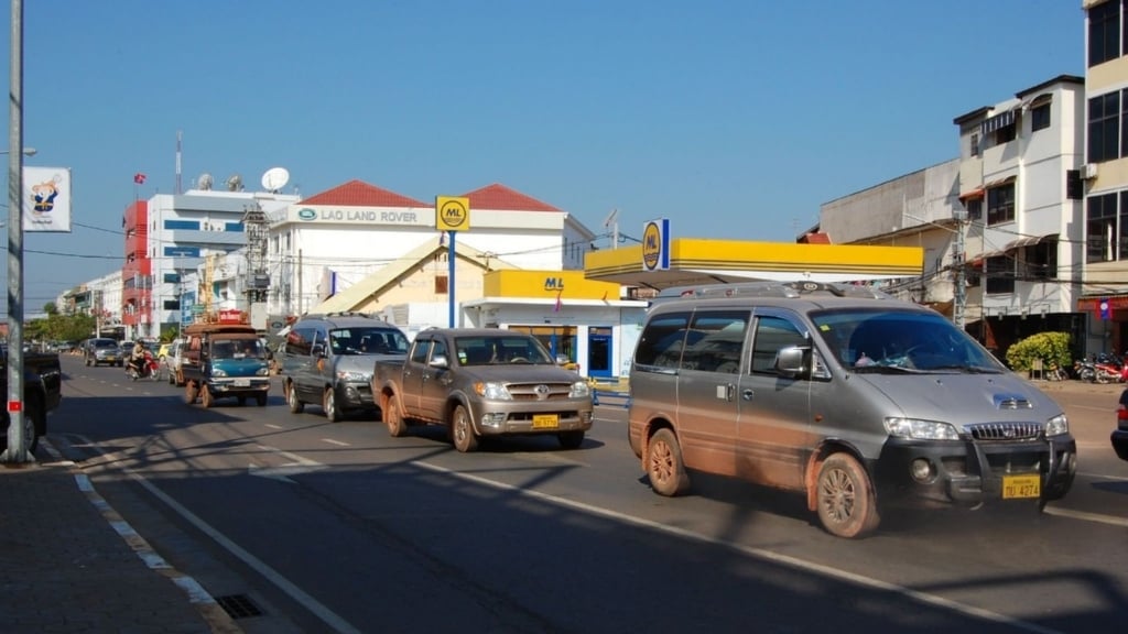 9 conseils pour bien préparer son voyage au Laos - laos mini van 1024 laos mini van 1024 - 9 conseils pour bien préparer son voyage au Laos