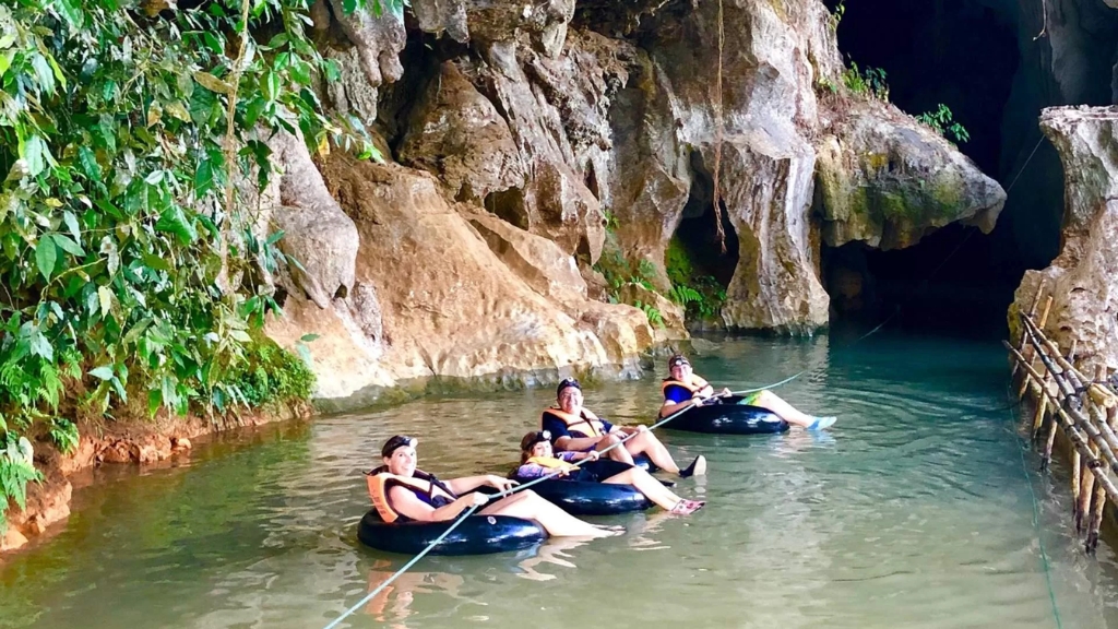 Grotte d'eau de Tham Nam