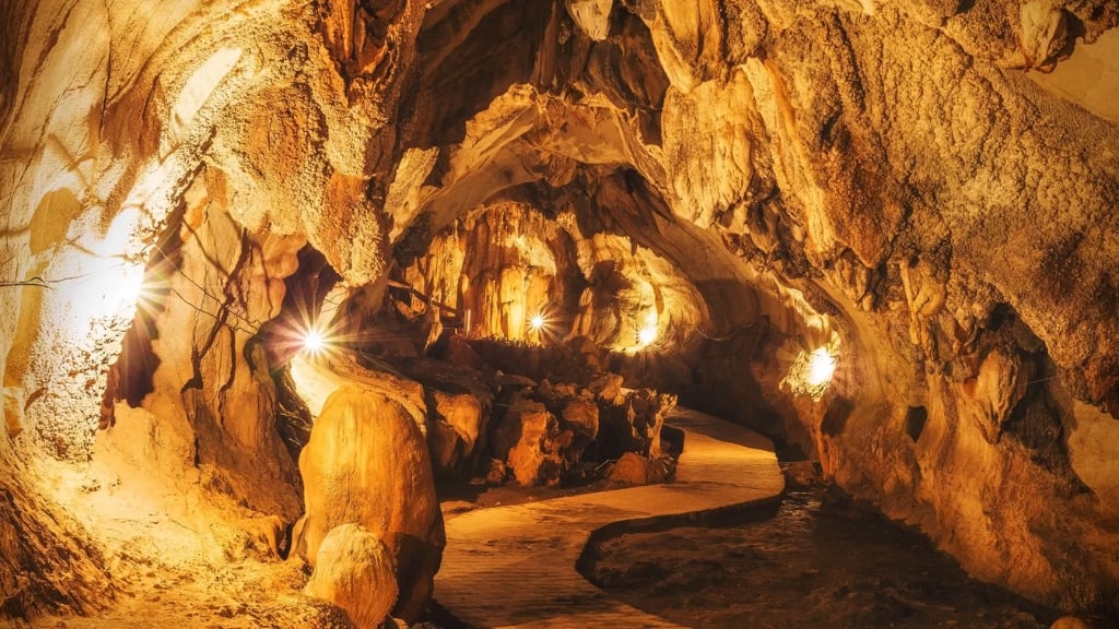 Grottes de Tham Chang