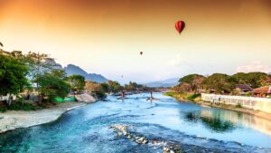 Informations pratiques du voyage au Laos : guide complet - laos vang vieng paysage 1 1920 Vang Vieng, Laos