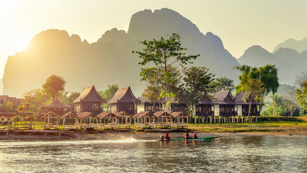 Informations pratiques du voyage au Laos : guide complet - laos vang vieng paysage 3 1920 Vang Vieng, Laos