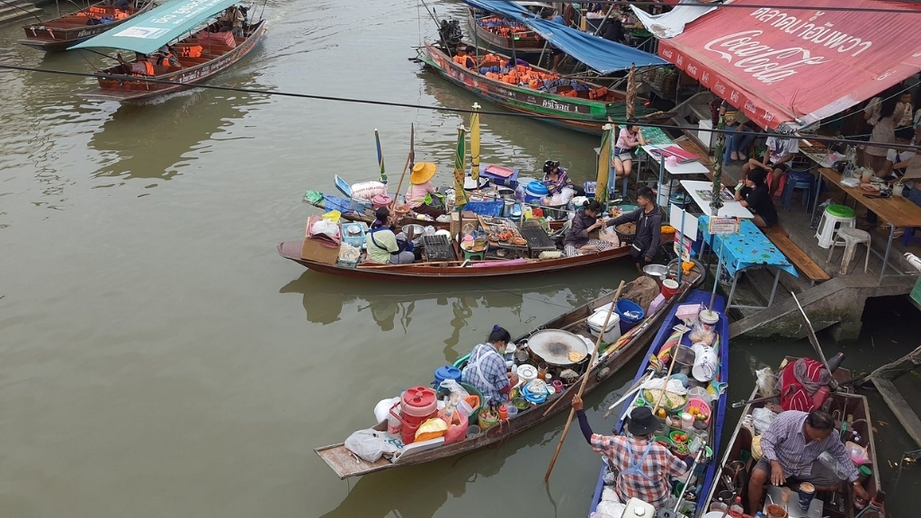 Marché flottant d'Amphawa - Centre de la Thailande