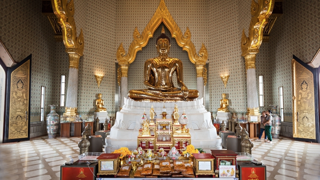 La statue de Bouddha en or massif à Wat Traimit La statue de Bouddha en or massif à Wat Traimit