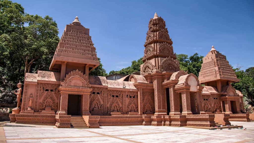Temple Wat Tham Pu Wa