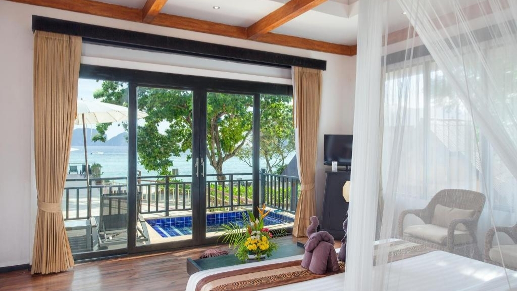 Phi Phi Long Beach Resort & Villa