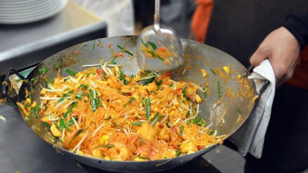 TOP 7 restaurants locaux à Bangkok à tester absolument - thailande restaurant bangkok thip samai 1024 Thip Samai Restaurant