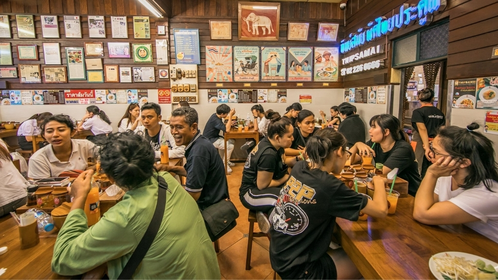 TOP 7 restaurants locaux à Bangkok à tester absolument - thailande restaurant bangkok thip samai restaurant 1024 Thip Samai Restaurant