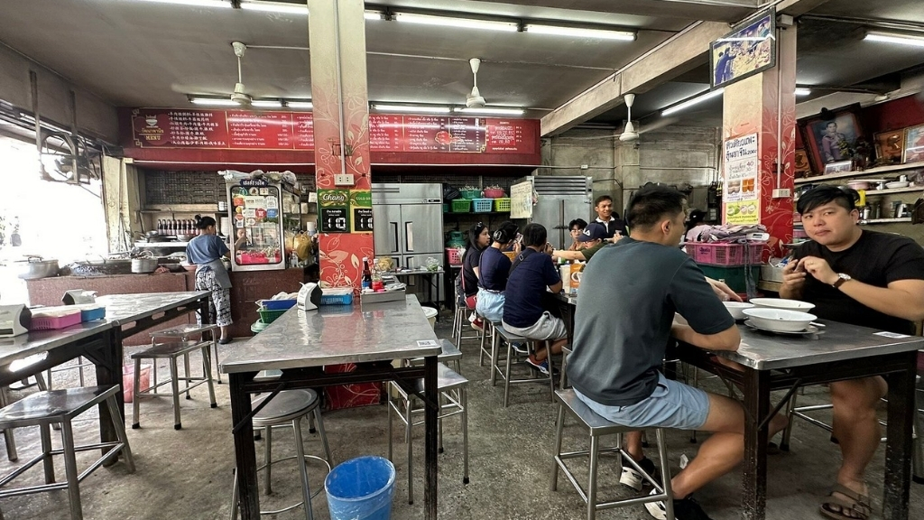 TOP 7 restaurants locaux à Bangkok à tester absolument - thailande restaurant bangkok wattana panich 1024 Wattana Panich Restaurant