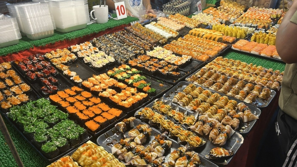 Thepprasit Road Market