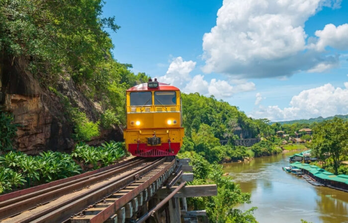 Le chemin de fer de la mort de Bangkok à Kanchanaburi
