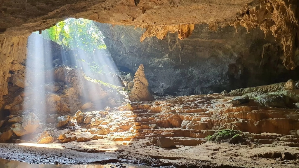 Grotte de Nguom Ngao