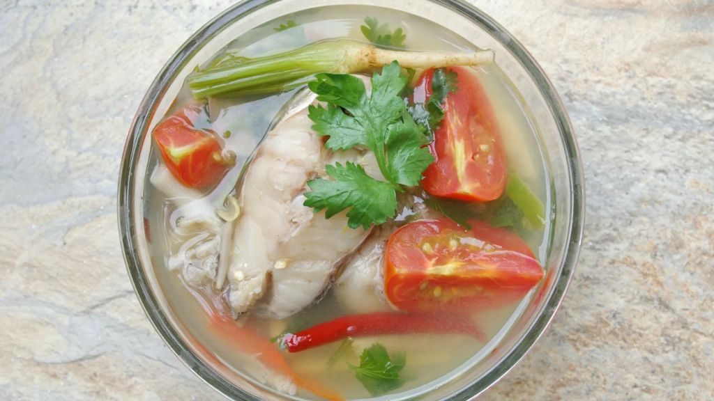Soupe aigre-douce au poisson (canh chua ca)