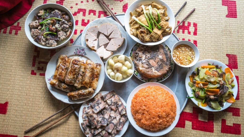 Exploration des célébrations du Têt au Vietnam - vietnam cuisine repas tet 1024 Repas vietnamien du Nouvel An