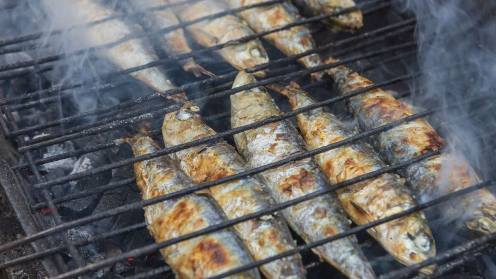 Poisson de ruisseau grillé