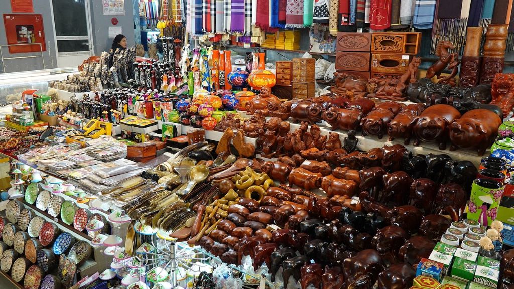 vietnam halong marche nocturne 02 1024 - Voyage Vietnam baie d’Ha Long: découvrez de A à Z