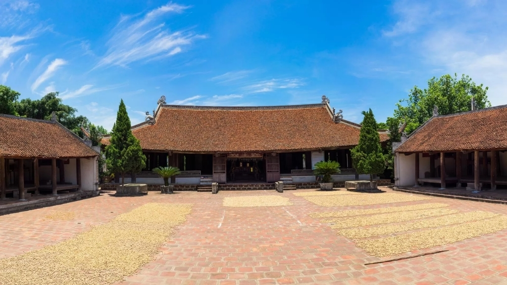 Maison communale de l’ancien village de Duong Lam