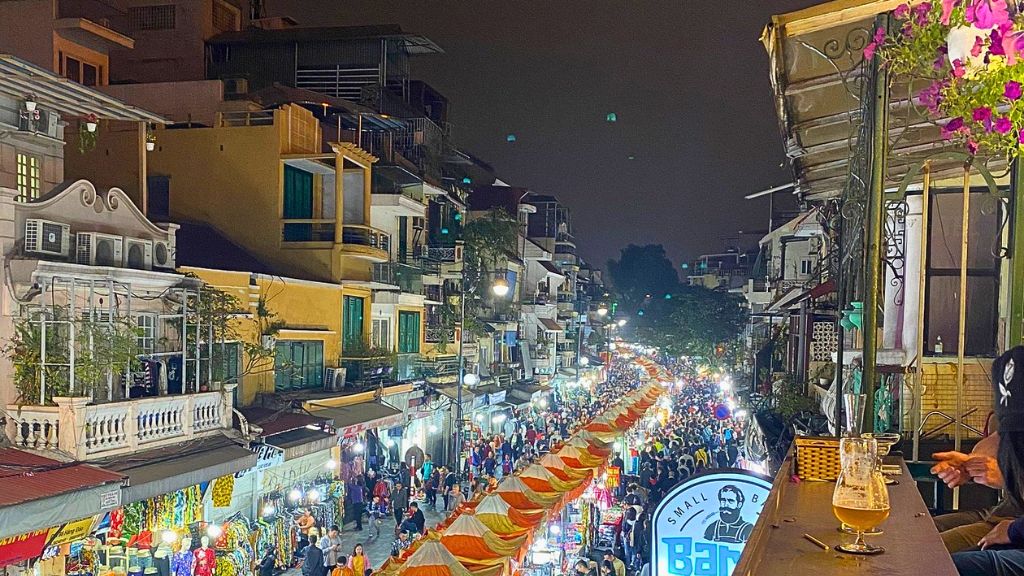 Marché nocturne de la zone piétonne