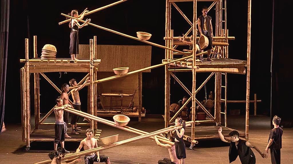 vietnam-ho-chi-minh-spectacle-a-o-1024